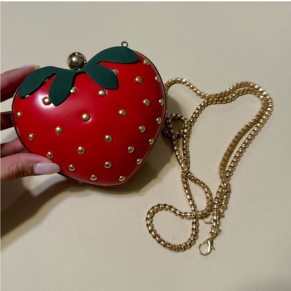 Strawberry Shaped Red Clutch Bag - Picture 4 of 6